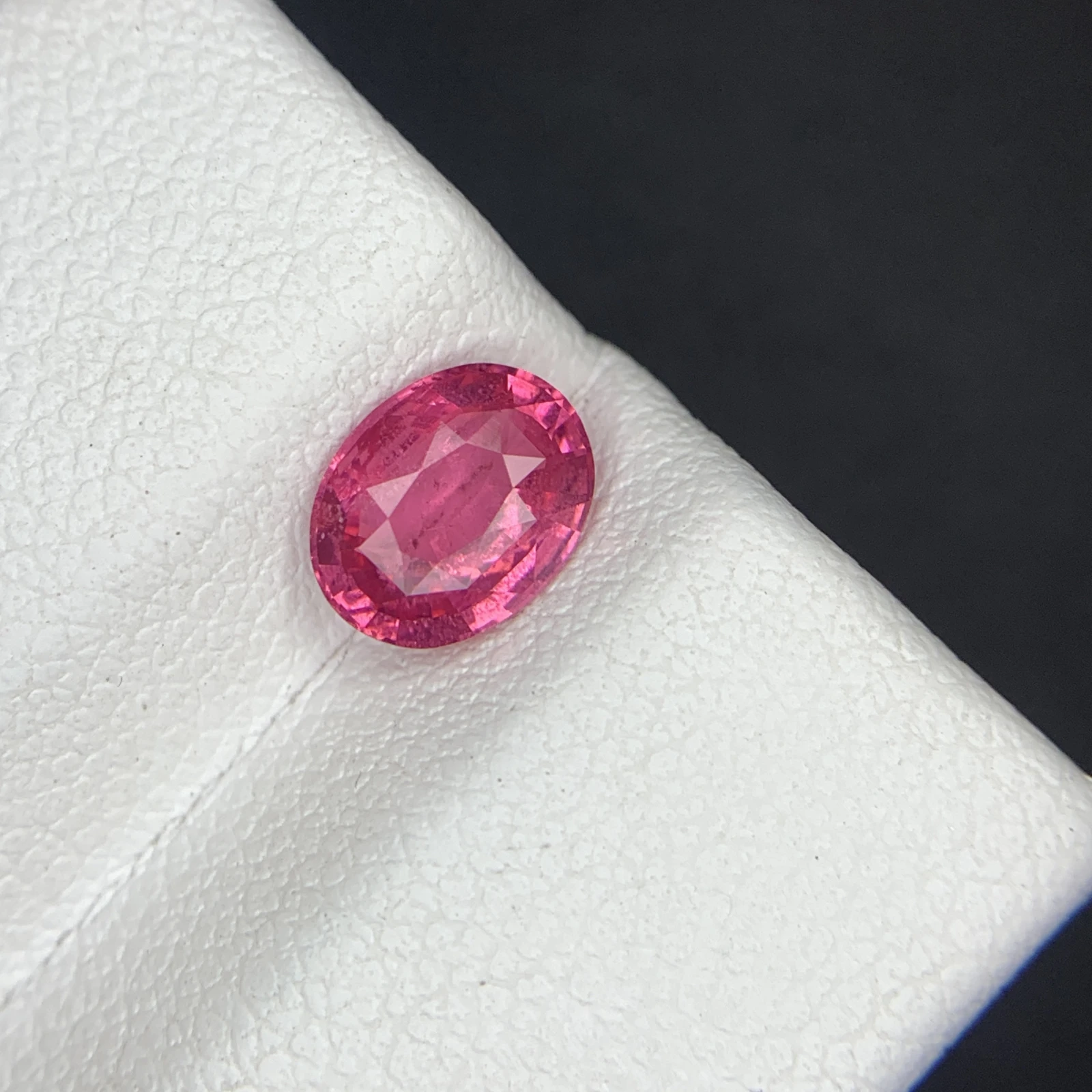 Natural Mahenge Spinel Vivid Pink 1.25 Carat Faceted Oval Shape Loose Gemstone — view 17